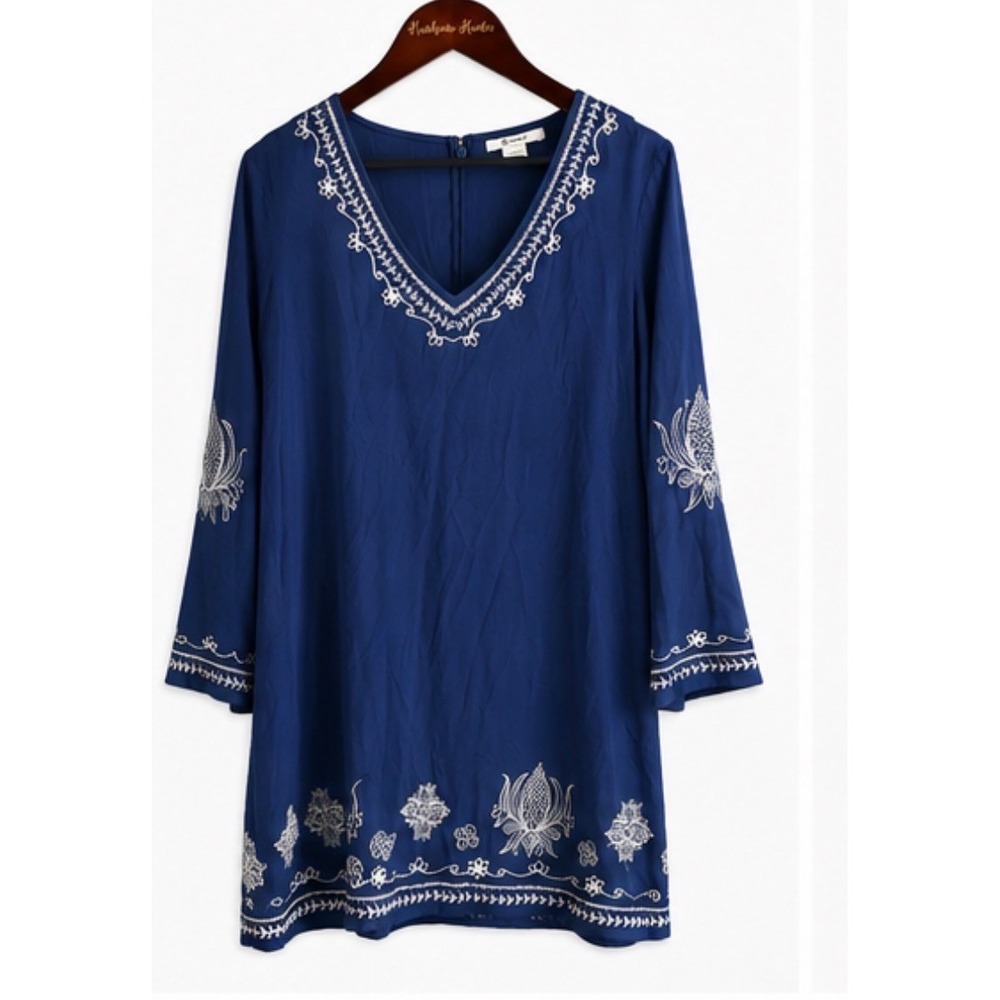 Ariat Shift Dress Women Large Navy Blue EUC Embroidered Western Boho V-Neck